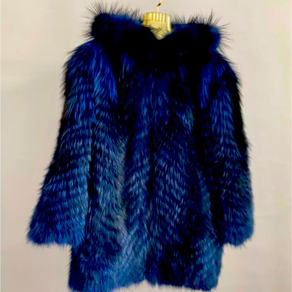 Real fox fur coat, brand new condition. Worn few times, fits size L-XL.